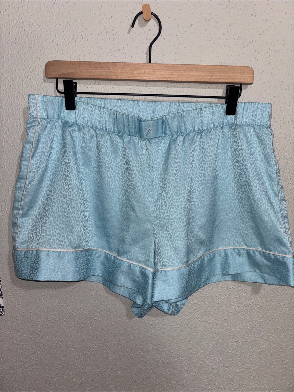 Victoria's Secret Light Blue Satin Leopard-Print Pajama Shorts (size Large)